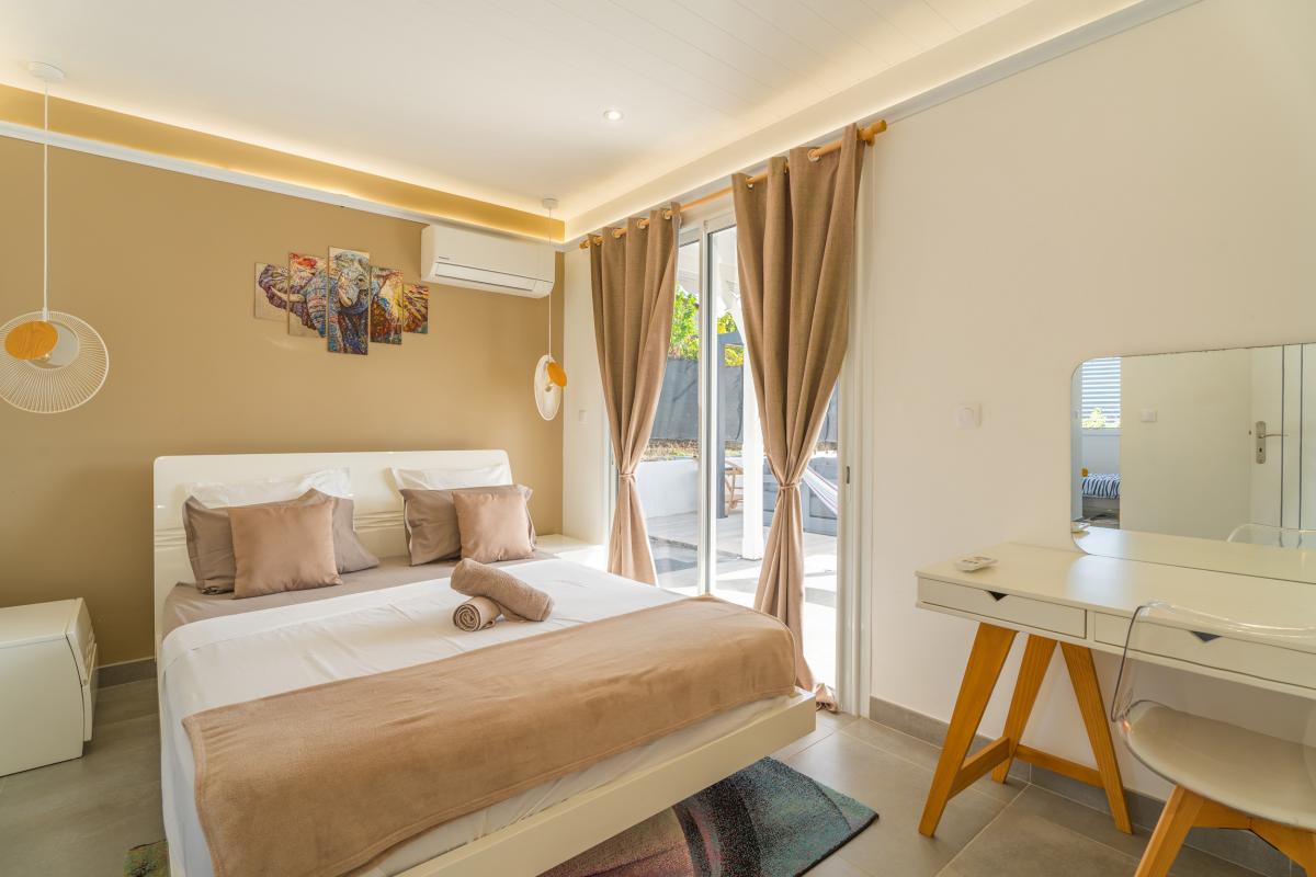 19Location villa piscine 4 chambres sainte luce_Chambre Principale